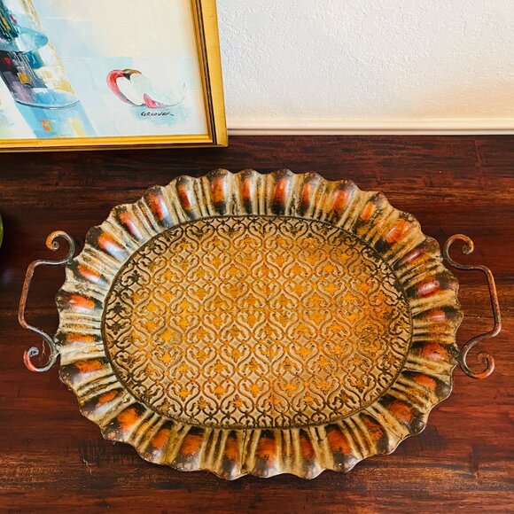 Vintage Tin Oval Serving Tray w/handles Grannycore Traditional 20" by 14" - Picture 3 of 7